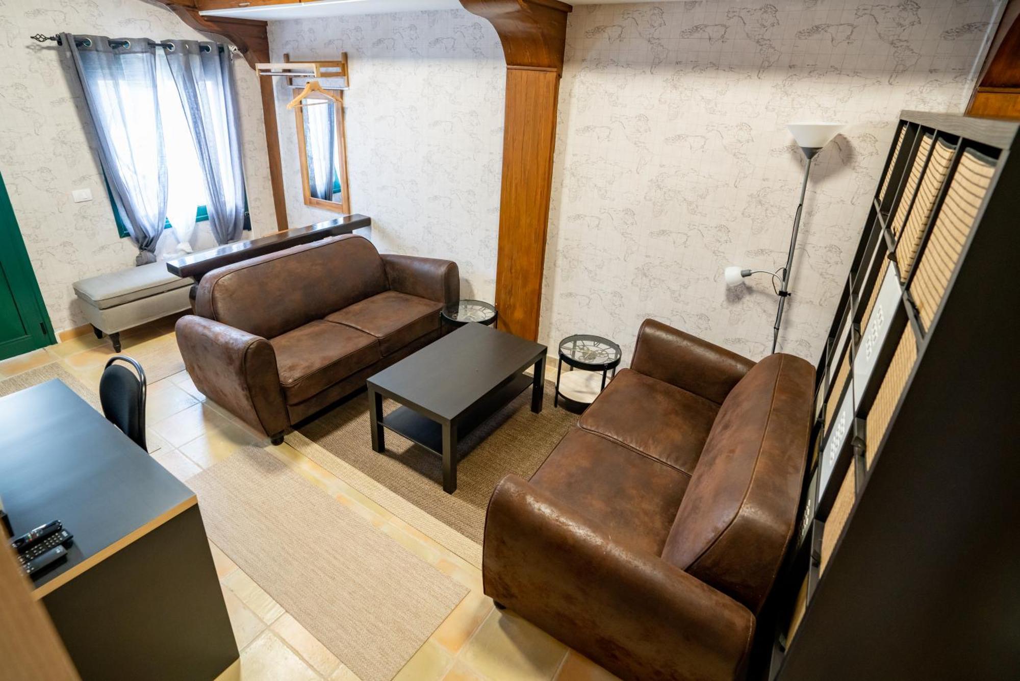 Casa Julio - Alcala Complete Coastal Retreat - Entire Apartment - 3 Min Walk From The Ocean - Shared Entrance With Host Exterior foto